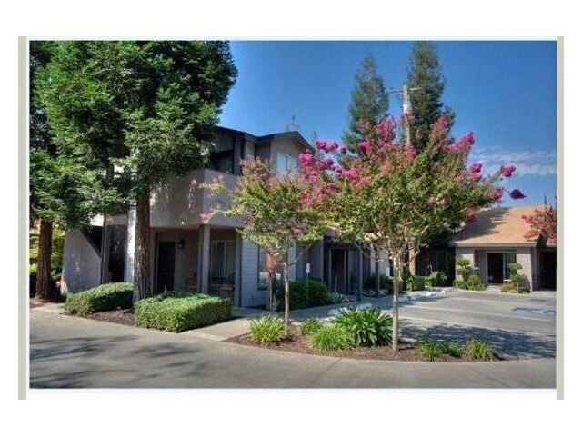 Building Photo - Arbor Manor