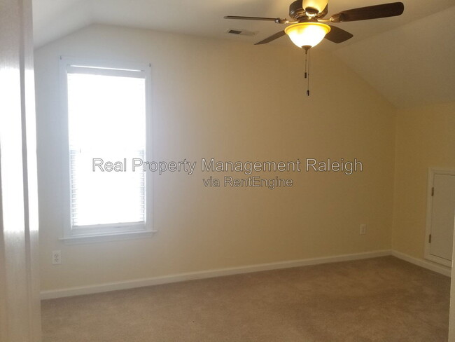 Building Photo - 2152 Castle Pines Dr