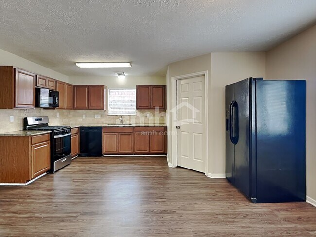 Building Photo - 3631 Windmoor Dr