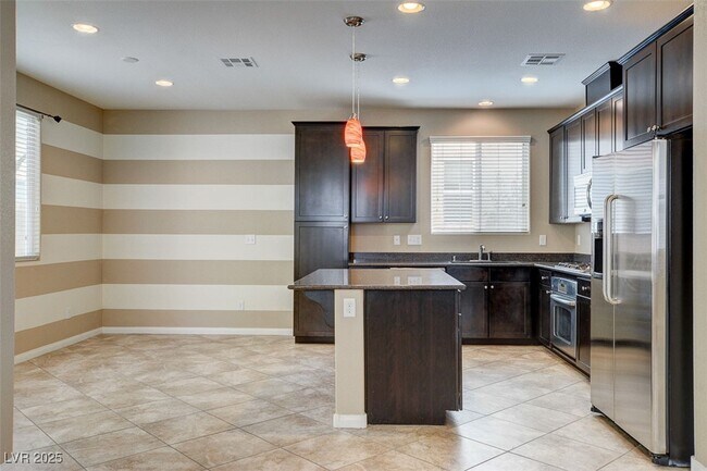 Building Photo - 10984 Sardinia Sands Dr