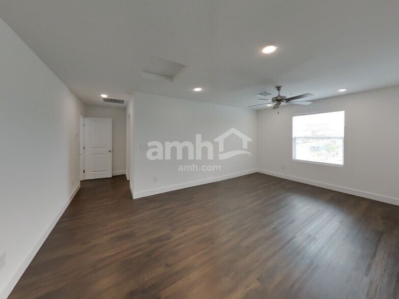 Building Photo - 126 Island Plumeria Ln