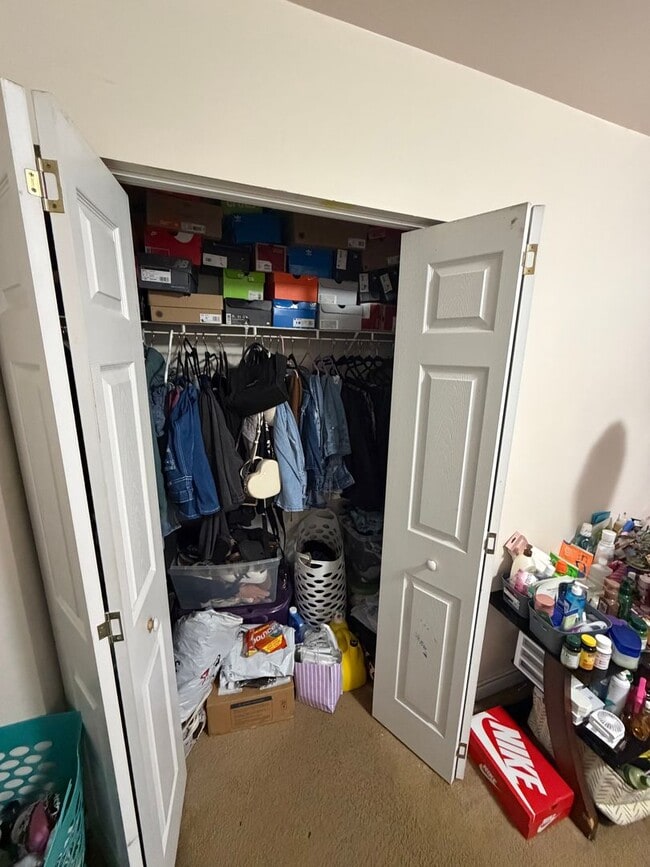 Building Photo - 3 Bdrm/2.5 Bth Home Located Close to I-95