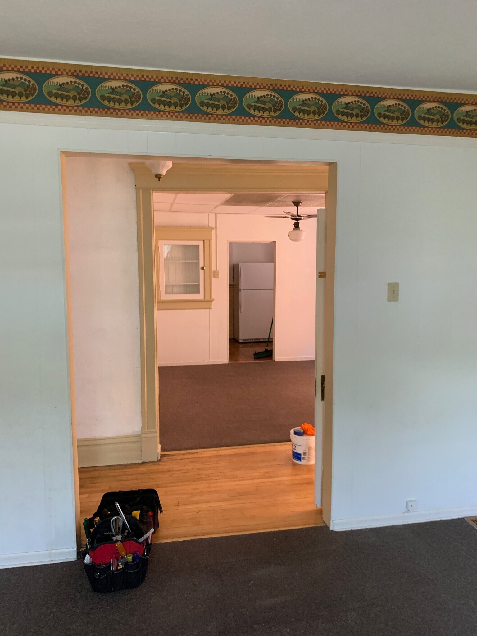 Building Photo - 800 W Broadway St