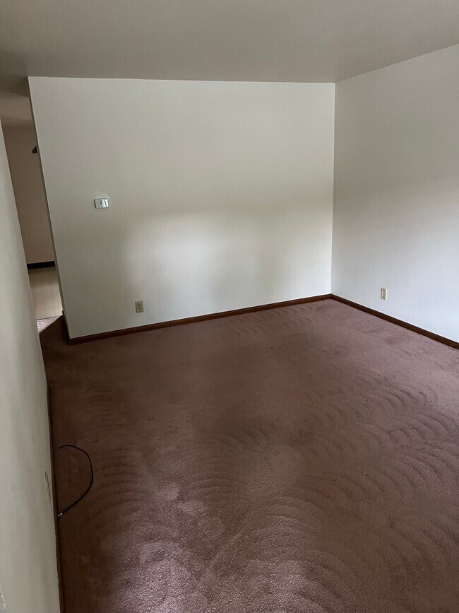 Building Photo - 103 W Clark St