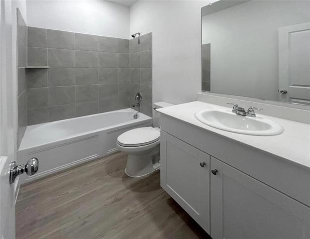 Building Photo - 7013 English Elm Trl