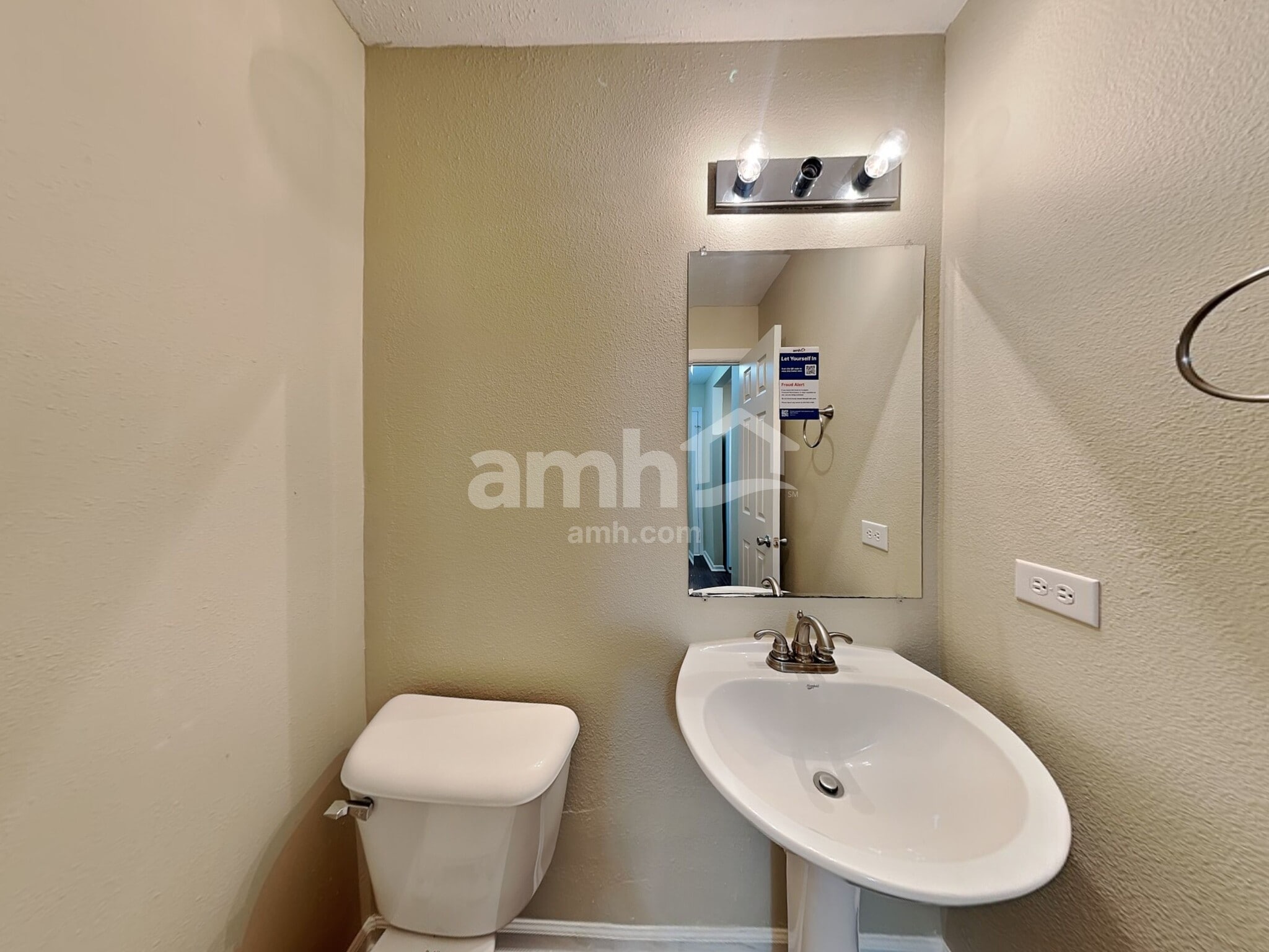 Building Photo - 12671 Republic Dr