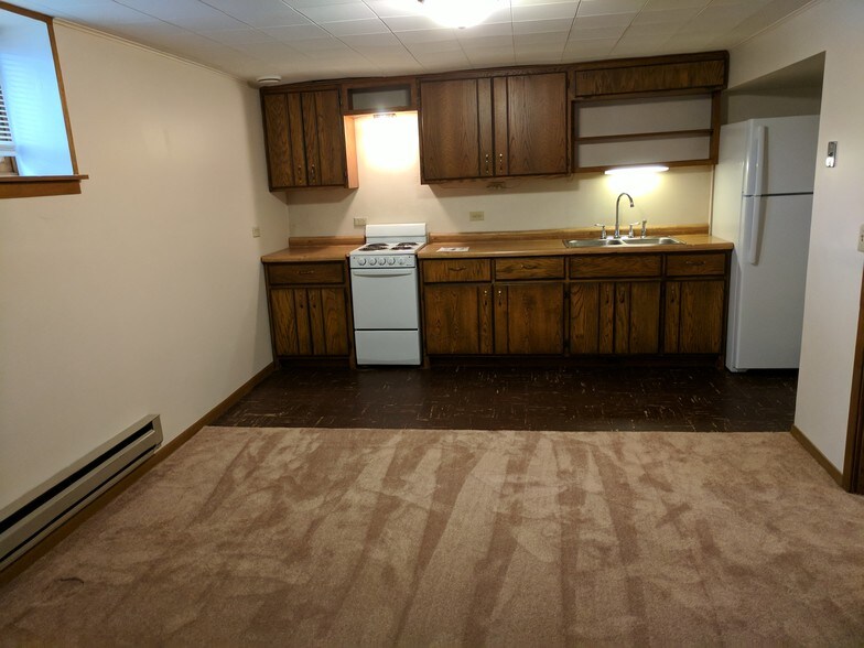 Kitchen - 17 21st Ave S