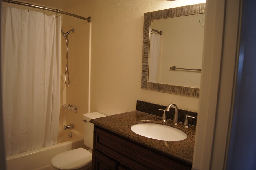 Building Photo - 26052 Serrano Ct