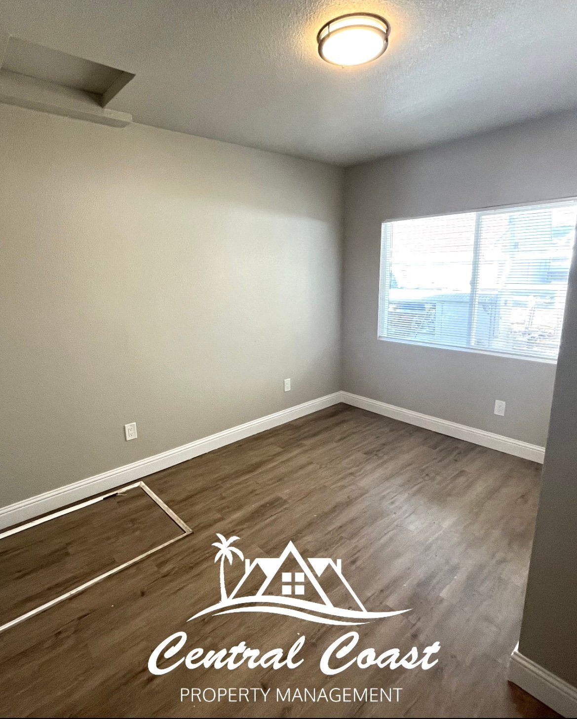 Building Photo - 0 S Hart Dr