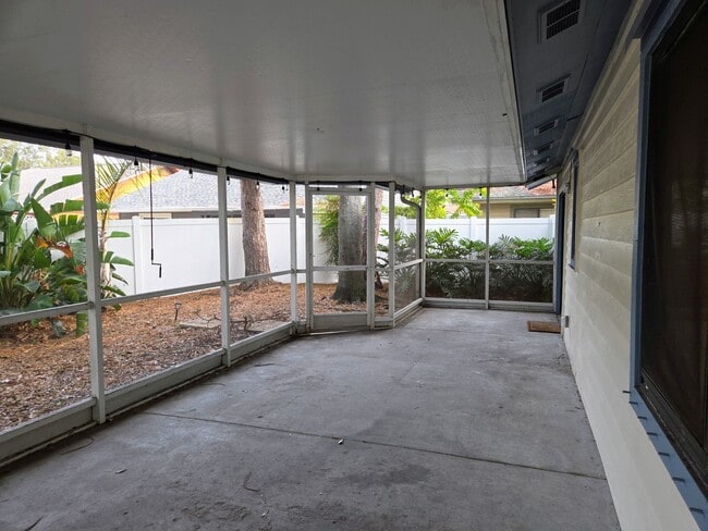 Building Photo - 1717 Needles Ln E