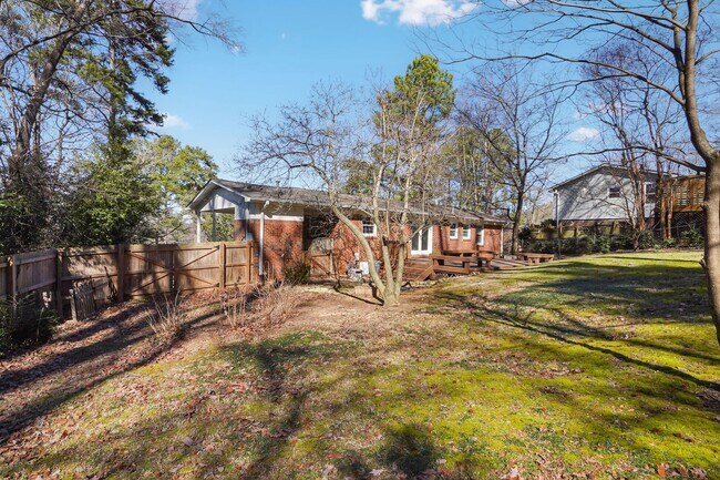 Building Photo - Convenient 3BR/2BA in Homewood on dead-end street