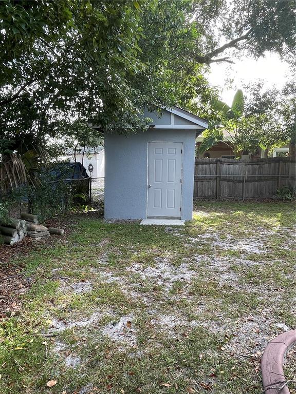 Building Photo - 2301 Sandalwood Dr