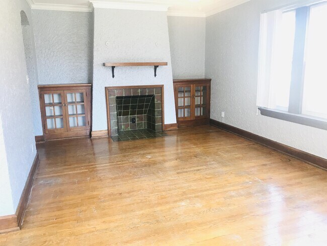 Building Photo - 727 N Capitol Ave