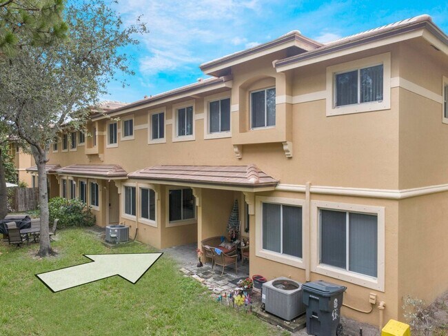 Building Photo - Coventry Townhomes