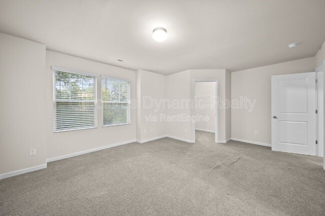 Building Photo - 711 Lackey St