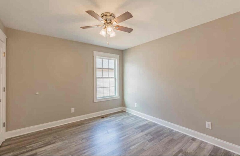 Building Photo - 627 Fondel Ln