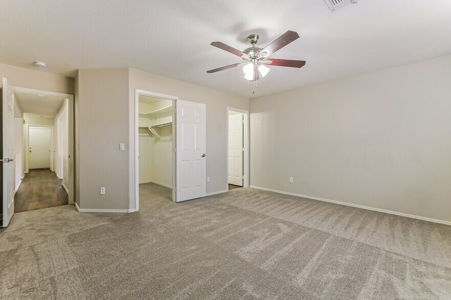 Building Photo - 8442 E Navarro Cir