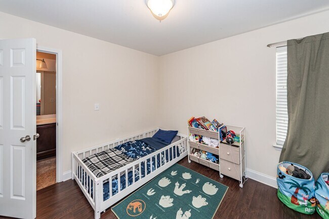 Building Photo - 3 Bedroom, 2.5 Bathroom Home in Eagle Run - Ladson