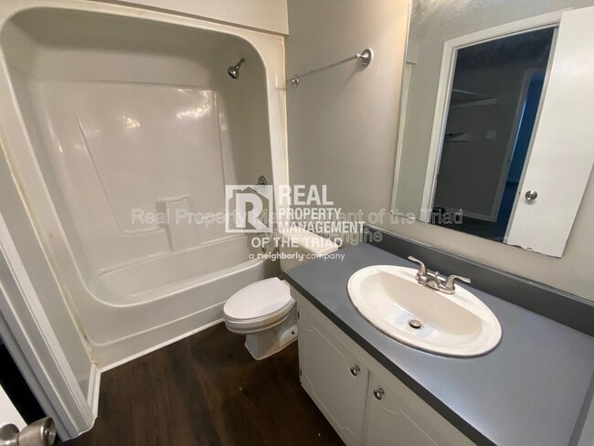 Building Photo - 2616 Randleman Rd