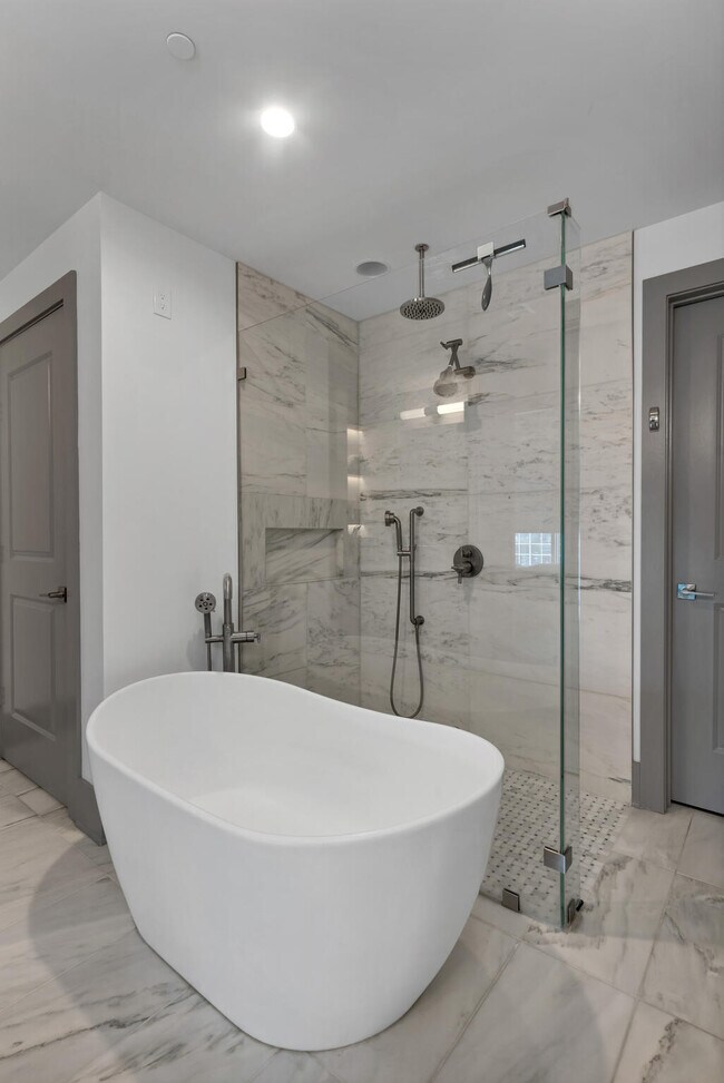 Building Photo - 1616 West End Ave