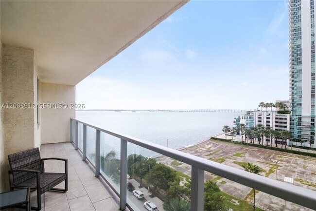 Building Photo - 1155 Brickell Bay Dr