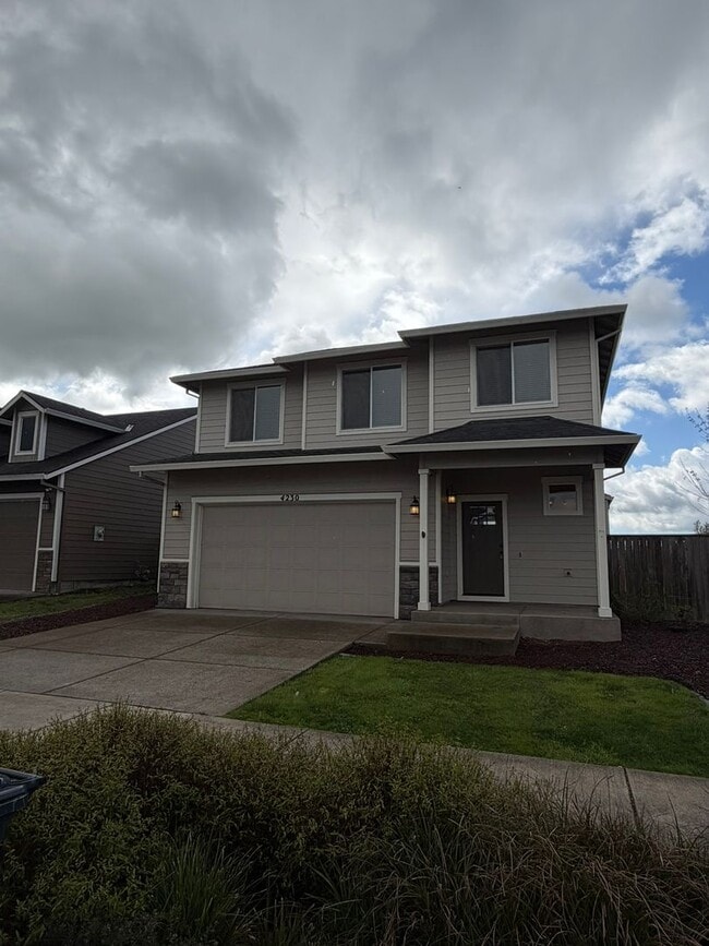 Building Photo - Must See 4 Bedroom! ** MOVE IN SPECIAL**