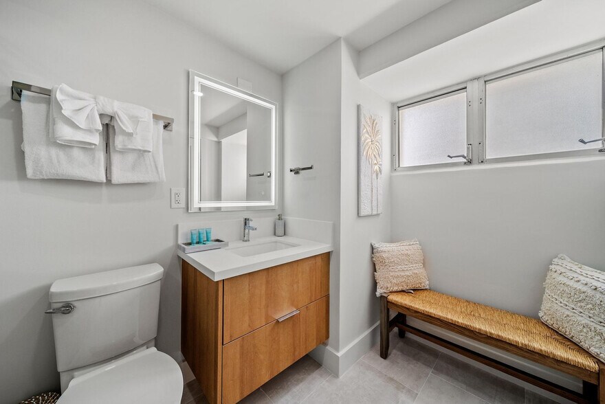 Building Photo - 2464 Prince Edward St