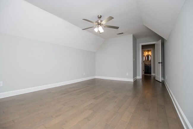 Building Photo - A Home To Grow In To