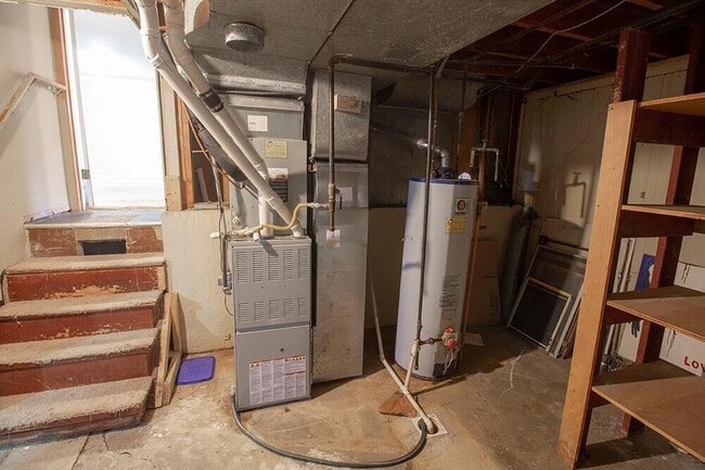 Building Photo - 2207 Bushnell Dr