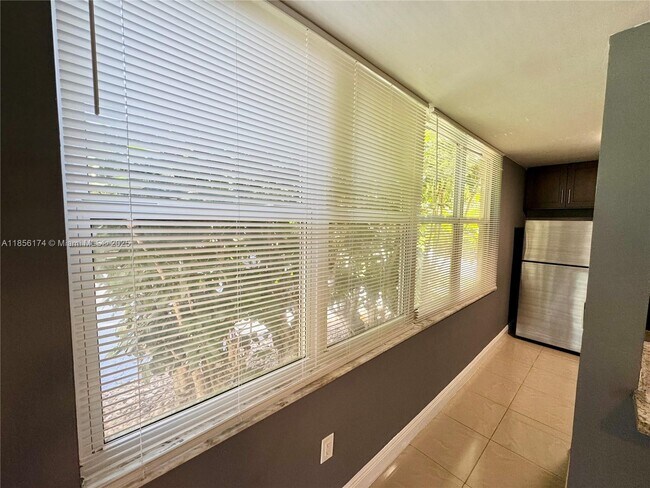 Building Photo - 9495 Evergreen Pl