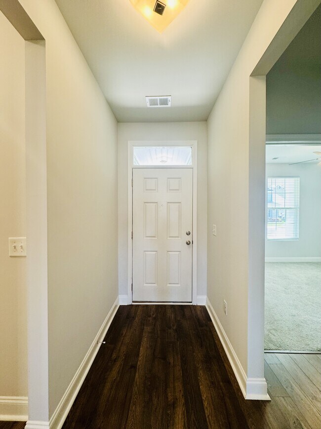 Building Photo - 2422 Capri Ct