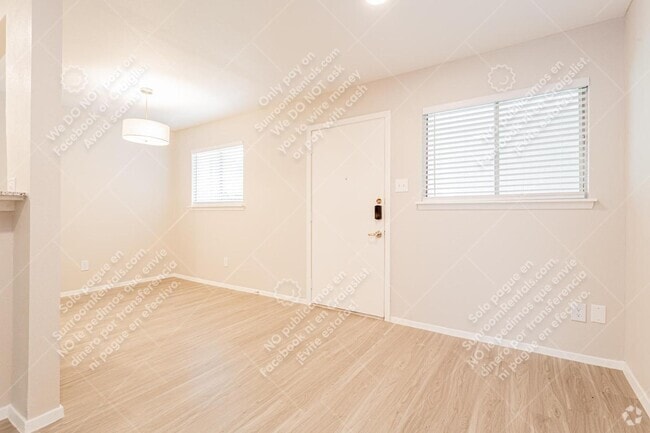 Building Photo - 3138 Manor Rd