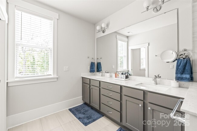 Building Photo - 5210 Kelly St