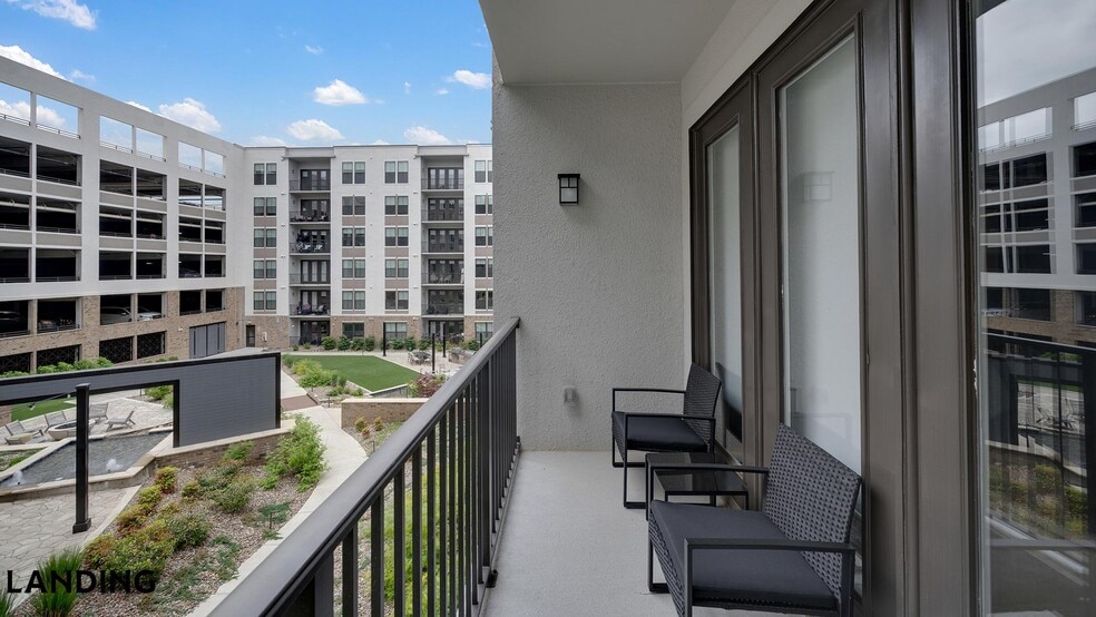 Building Photo - 2000 Aureum Dr