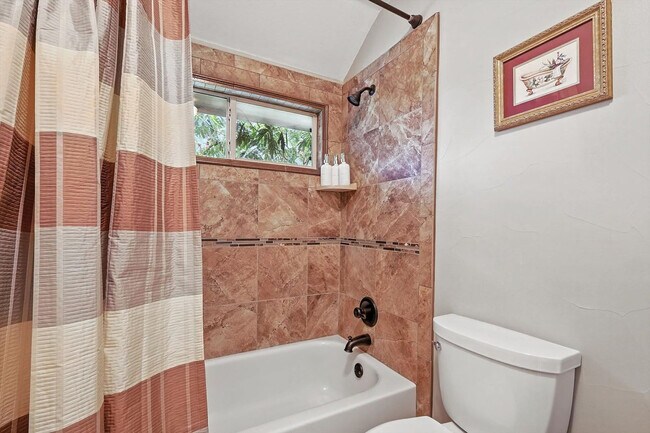 Building Photo - 2303 Chapelwood Dr