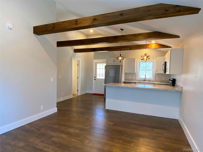 Building Photo - 230 NY-32 N