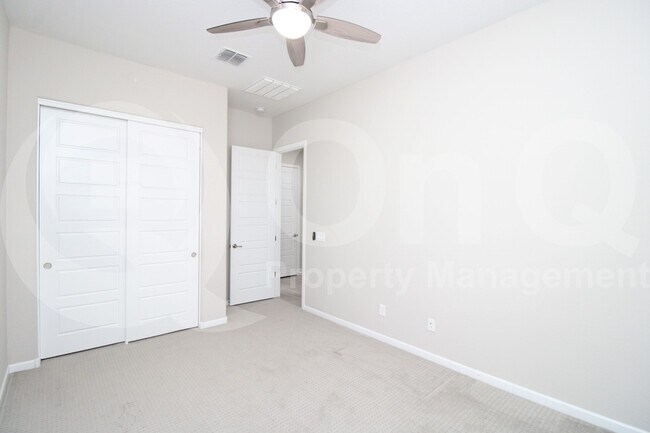 Building Photo - 106 N Bay Dr
