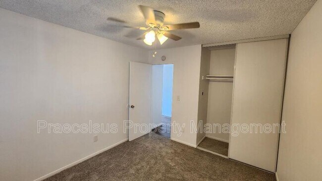 Building Photo - 324 Zenith St