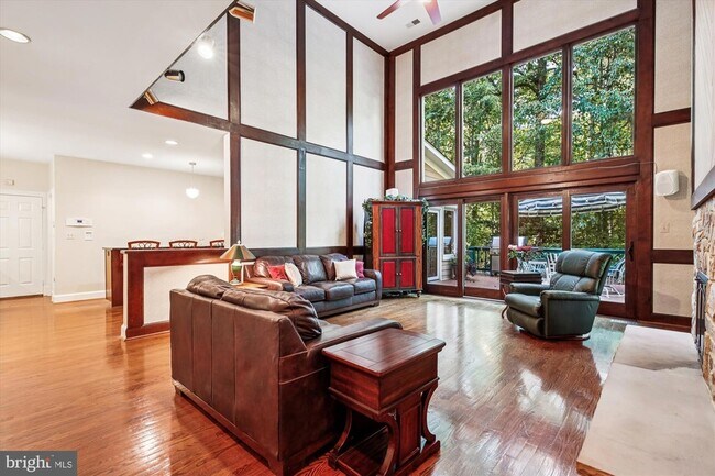 Building Photo - 9454 Newbridge Dr