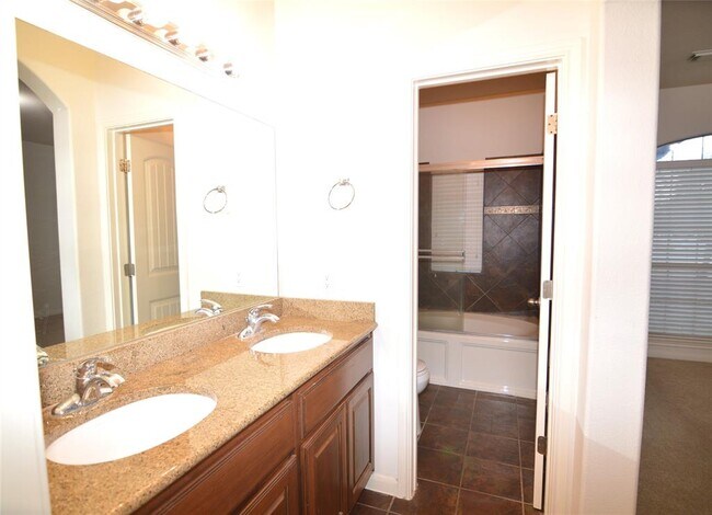 Building Photo - 11400 W Parmer Ln