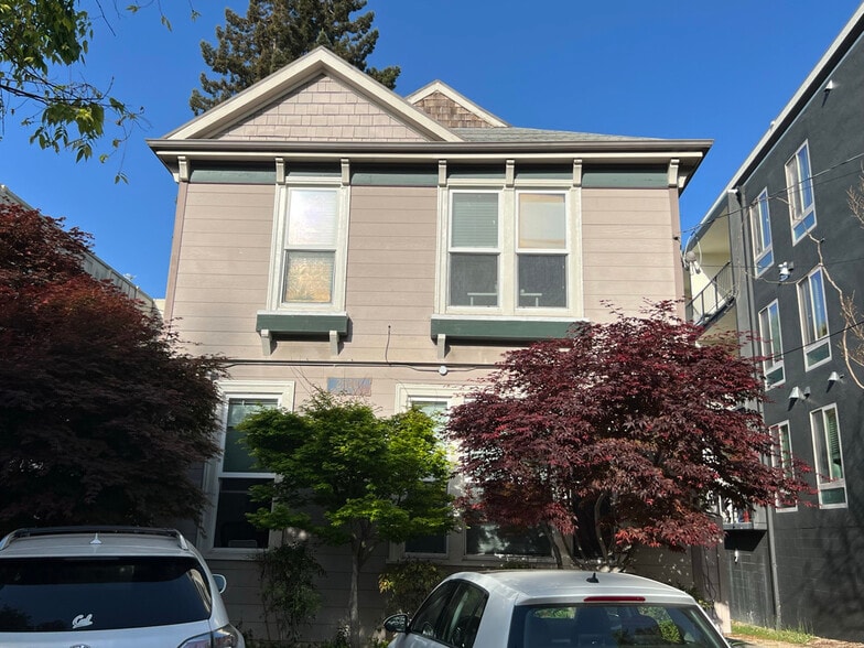 Building Photo - 2530 College Ave