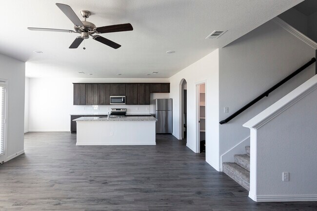 Building Photo - 10070 Spice Ln