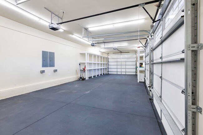 Building Photo - Fully furnished 1 bedroom 1 bath