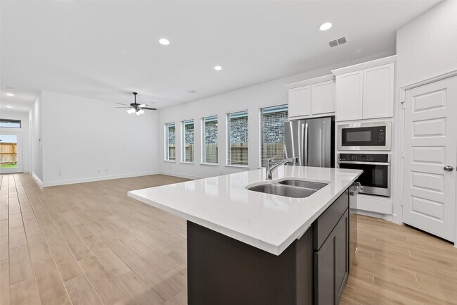 Building Photo - 27214 Butterfly Mint Ln