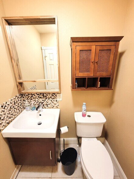 Half Bath - 4617 NW 9th Dr