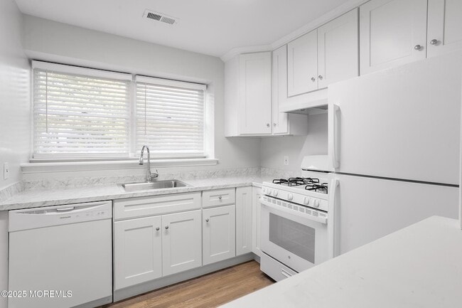 Building Photo - 30 Winged Foot Ln