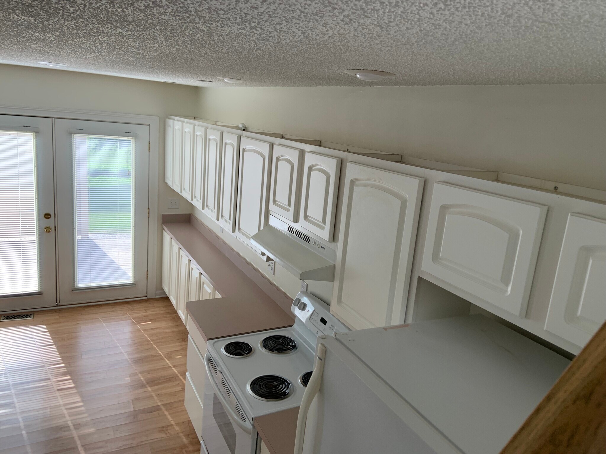 Building Photo - 961 Jasmine Ln