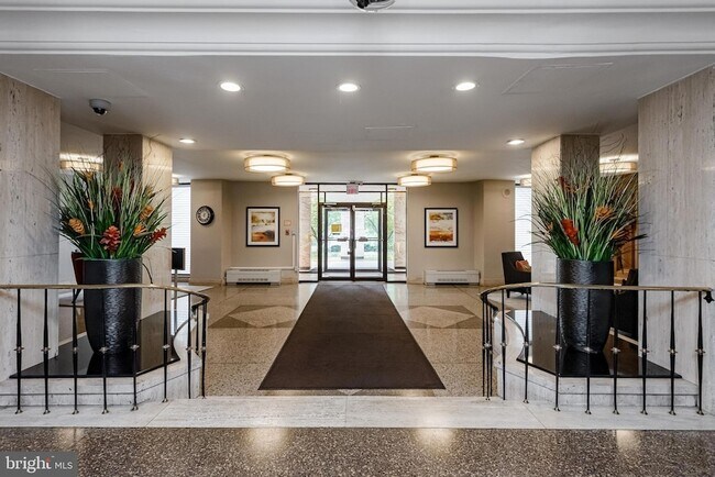 Building Photo - 1111 University Blvd W