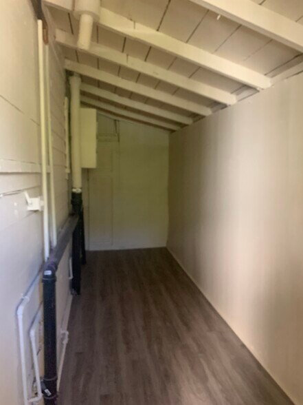 Building Photo - 533 E Lomita Ave