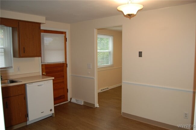 Building Photo - 59 Saber Ln